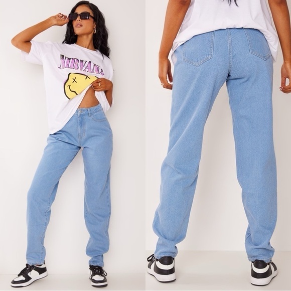 PrettyLittleThing High Waist Light Wash Mom Jeans – Size 6 NWT - Picture 1 of 7